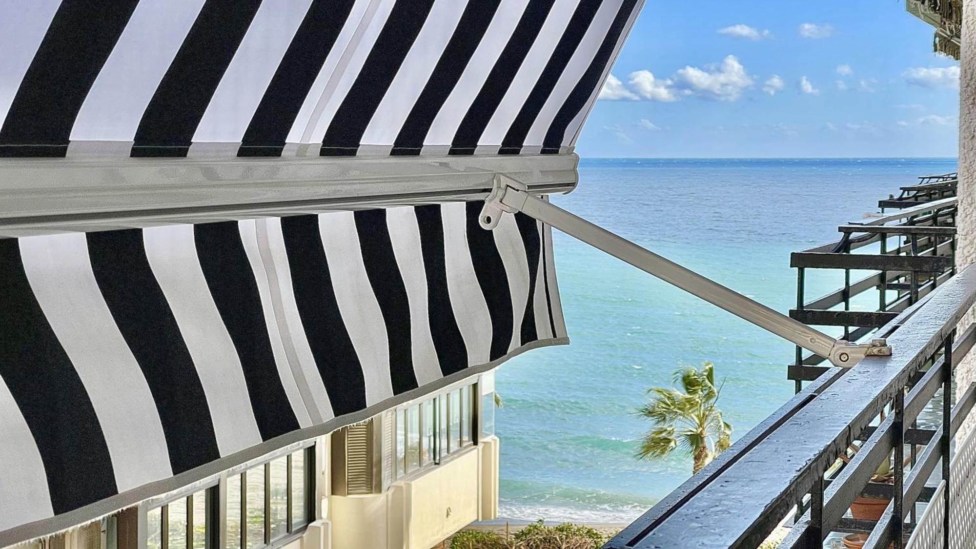 Beachfront 1Br Apartment In Center Of Marbella! Buitenkant foto