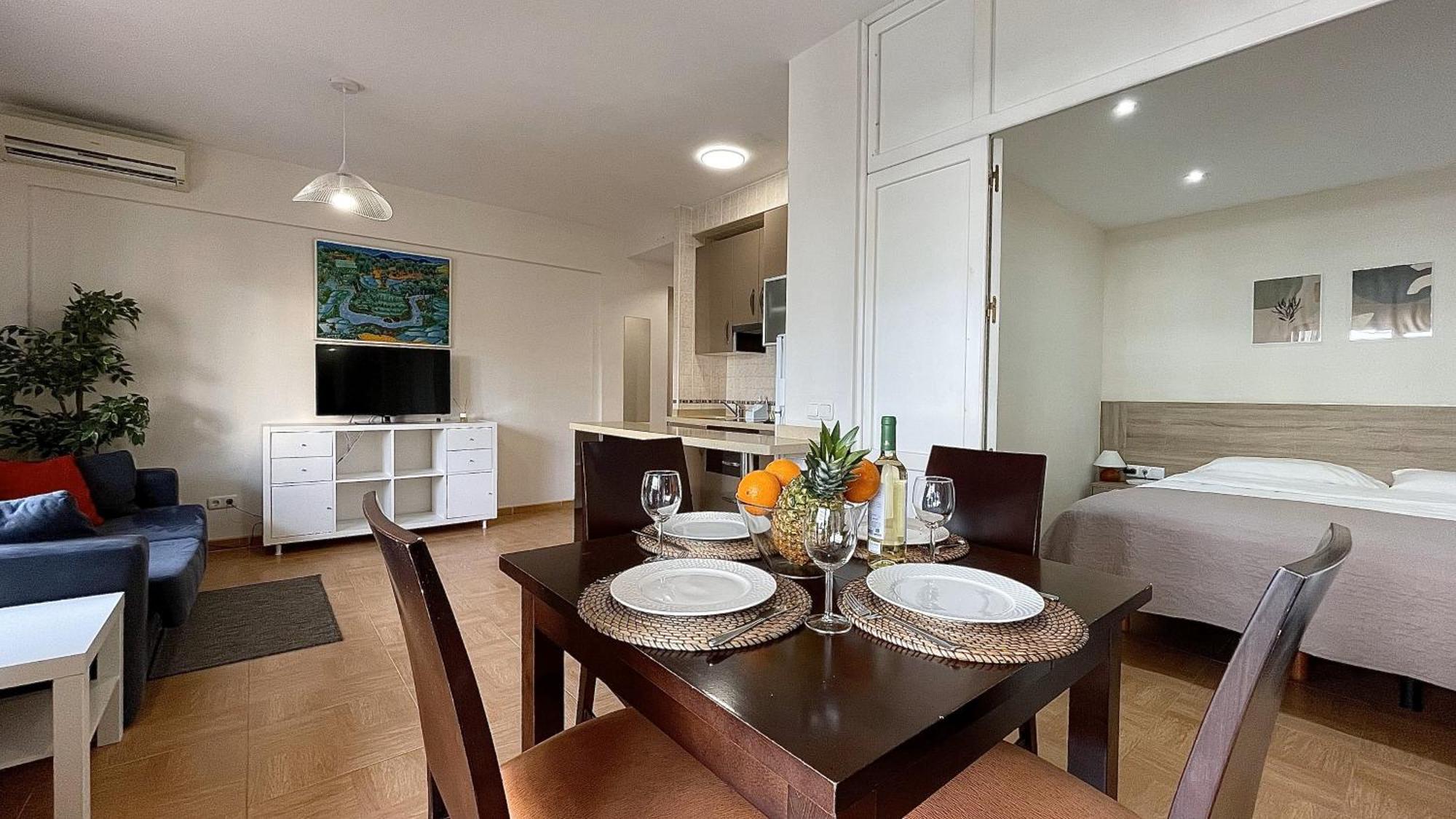 Beachfront 1Br Apartment In Center Of Marbella! Buitenkant foto